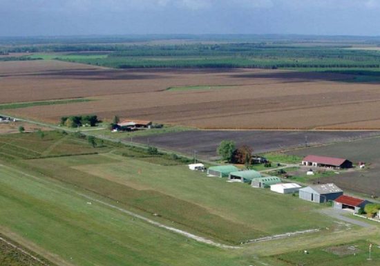 Flugplatz Lesparre - Saint-Laurent-Médoc