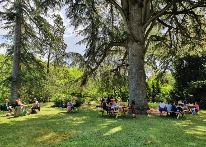 Picknick im Schloss Castera