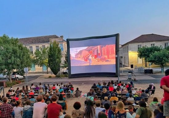 Cine al aire libre