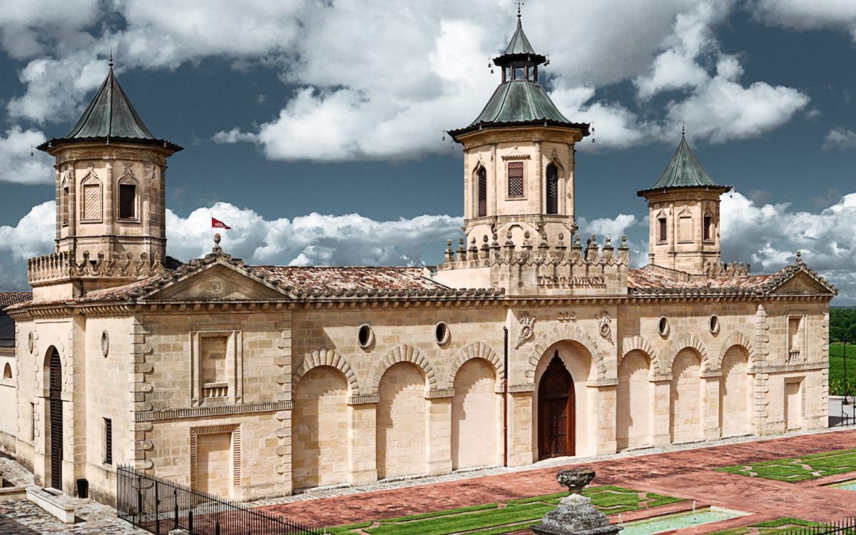 Château Cos d'Estournel - Médoc-Vignoble tourist office