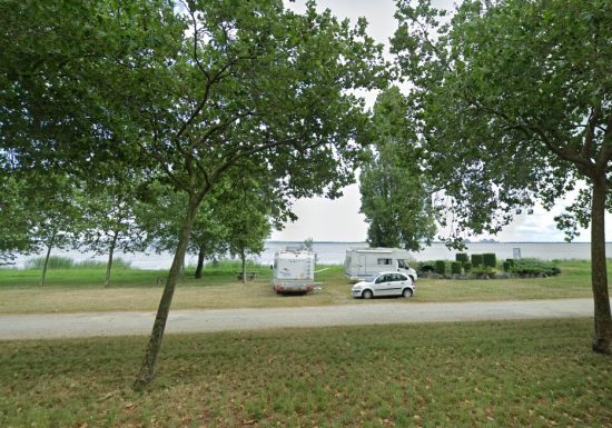 Aire communale de Saint-Estèphe